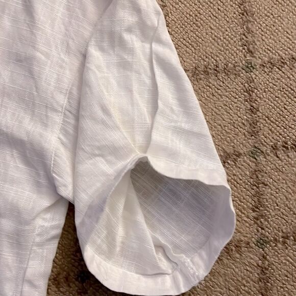 Red Berry white linen flowy boho buttonfront top NWOT L - Picture 5 of 12